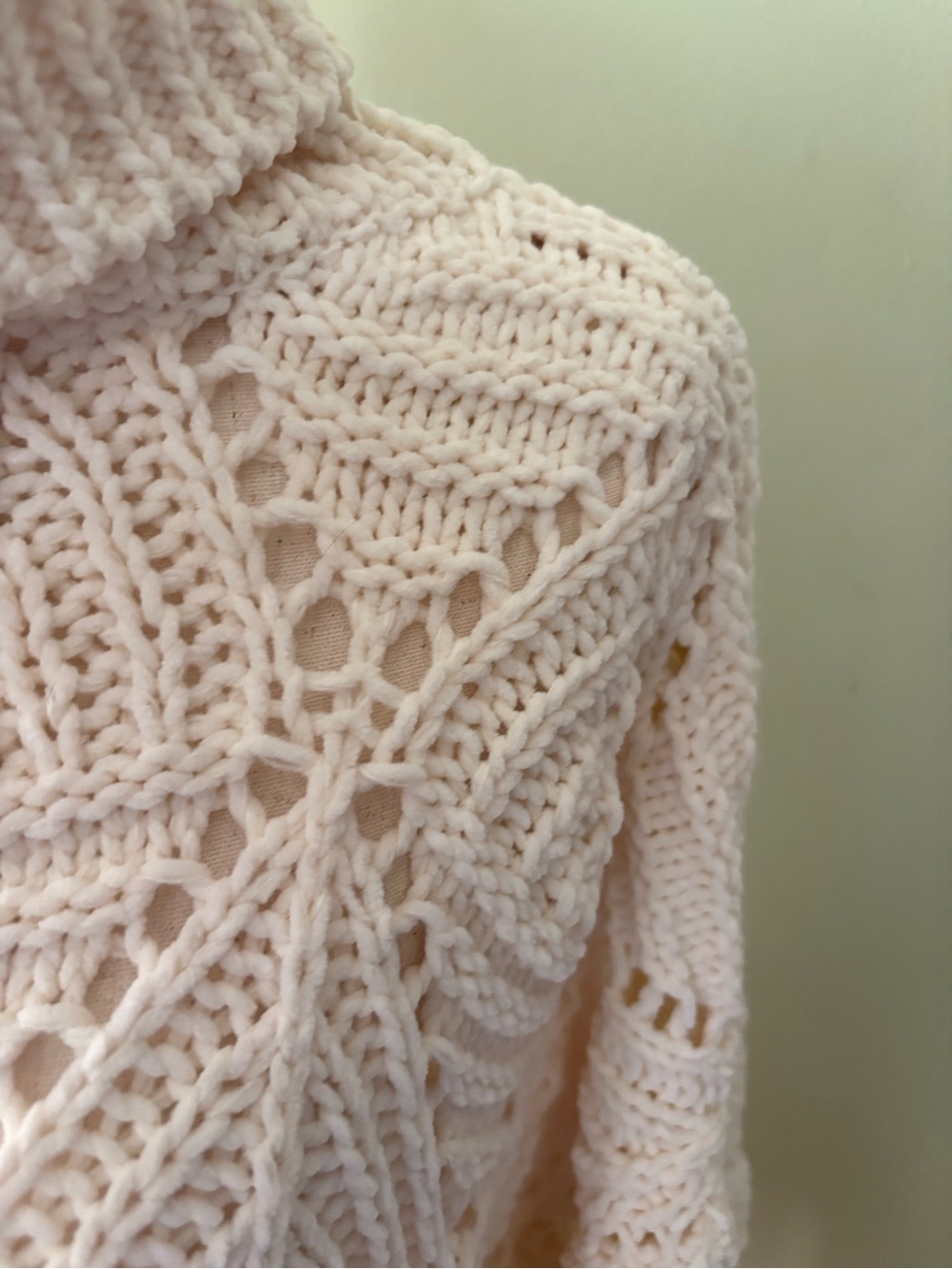 POL Open-Work Cable-Knit Cropped Turtleneck Sweater. Cream Size Small. Nice! - Picture 4 of 16
